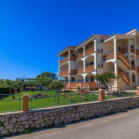 Apartments Danica ロパール エクステリア 写真