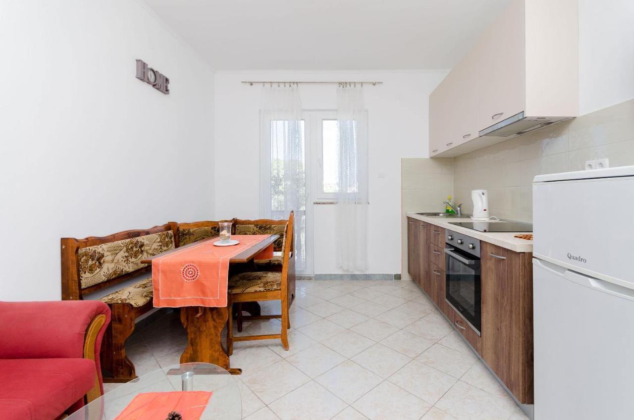 Apartments Danica ロパール エクステリア 写真