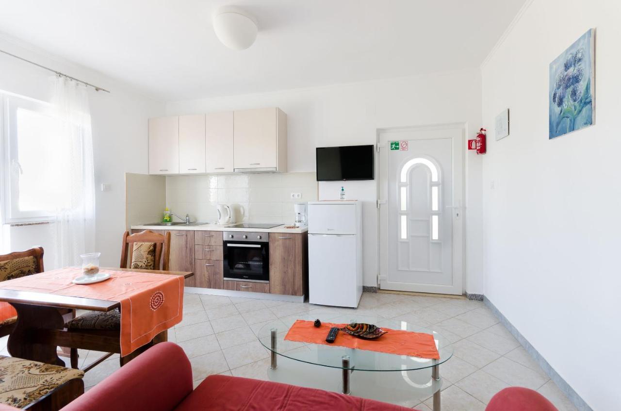 Apartments Danica ロパール エクステリア 写真