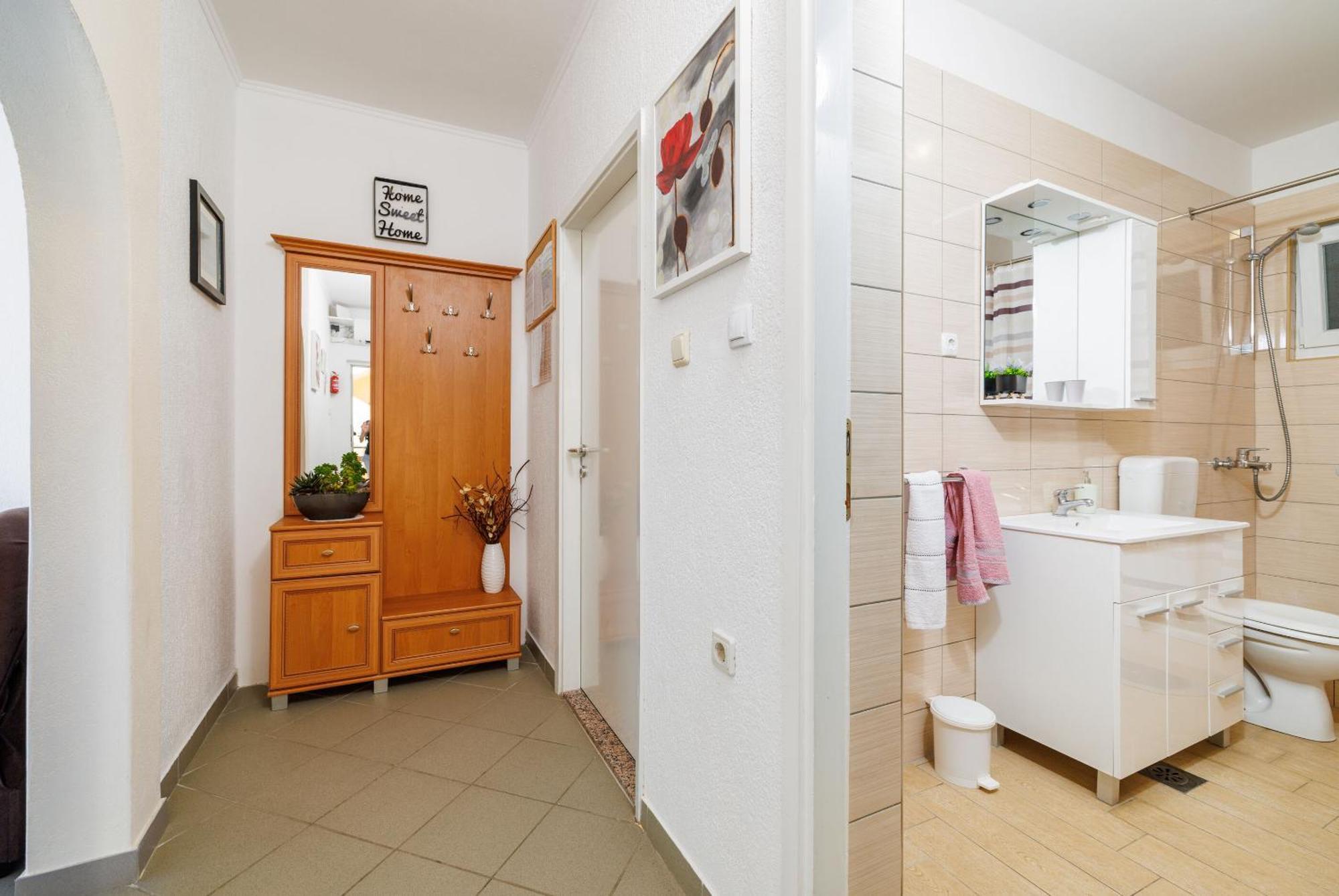 Apartments Danica ロパール エクステリア 写真
