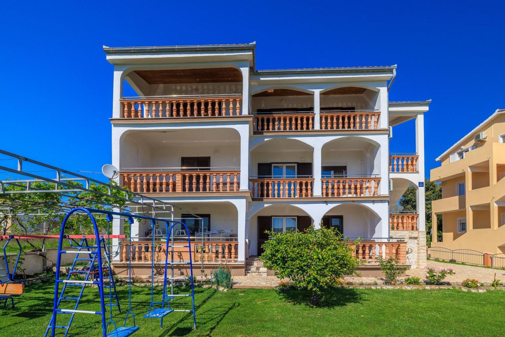 Apartments Danica ロパール エクステリア 写真