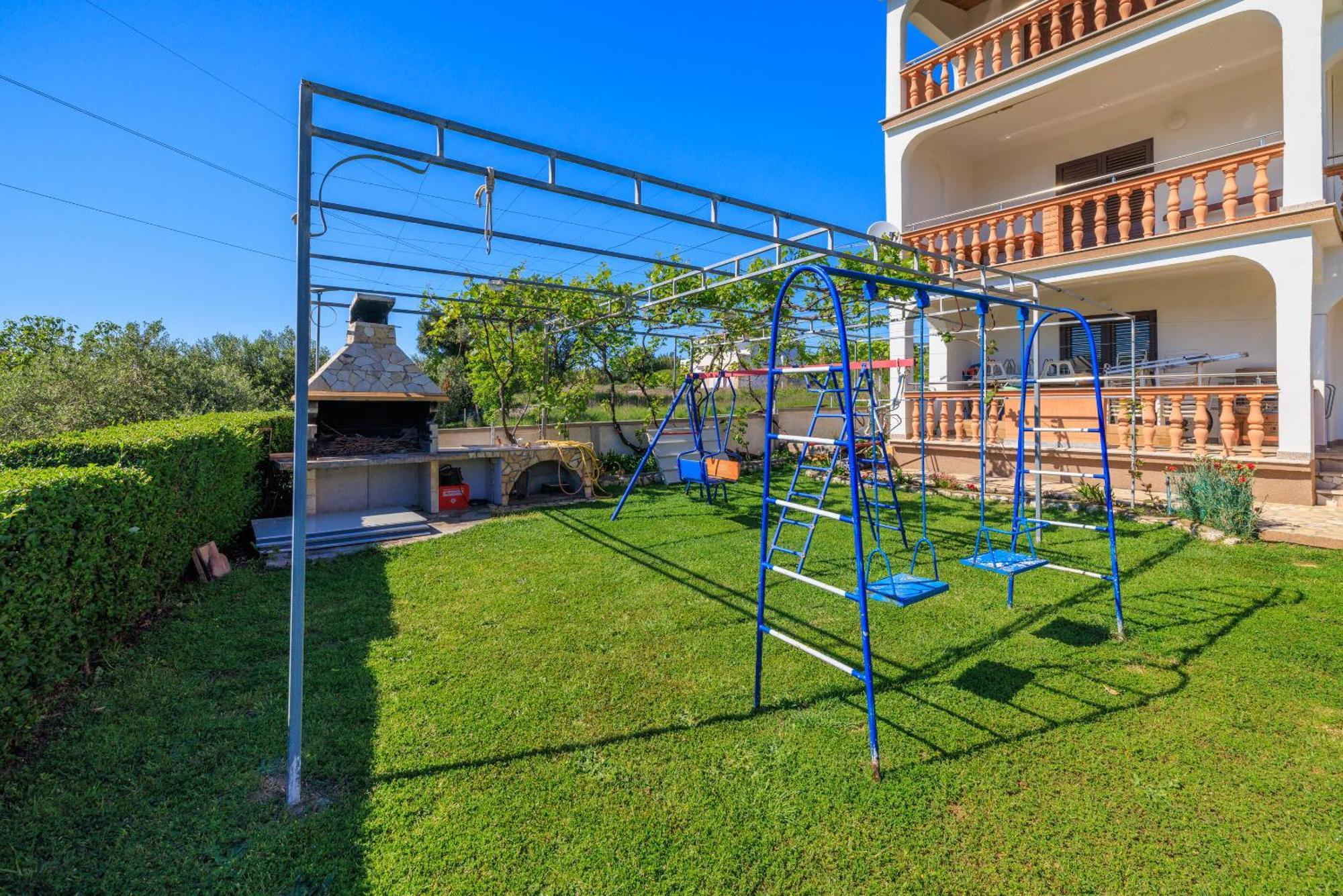 Apartments Danica ロパール エクステリア 写真